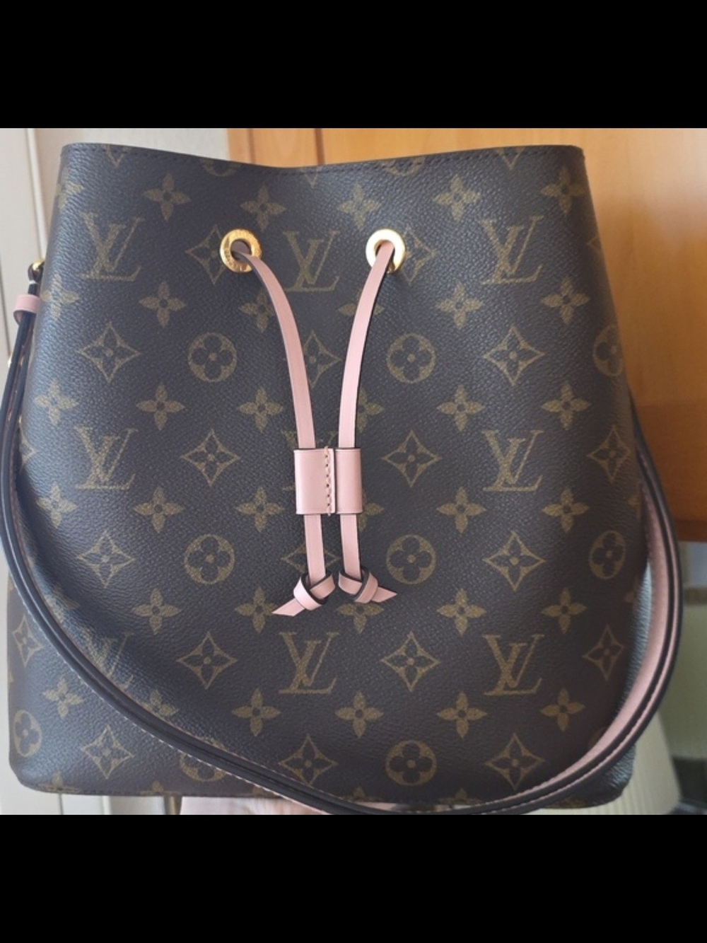 Louis Vuitton Neo Noe Shoulder Bag Monogram Pink